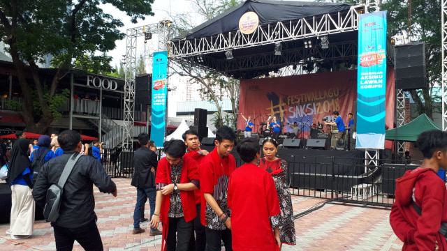 Festival lagu anti korupsi KPK di Plasa Festival Kuningan. (Foto: Aprilandika Pratama/kumparan)