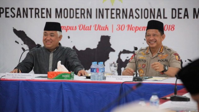 Kapolri, Jenderal Polisi Tito Karnavian (kanan) bersama Muhammad Sirajuddin Syamsuddin. (Foto: Dok mabes polri)
