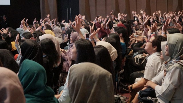 Antusiasme peserta dalam acara Resonation Women Empowerment Conference di Hall Kasablanka, Jakarta, Sabtu (1/12). (Foto: Jamal Ramadhan/kumparan)