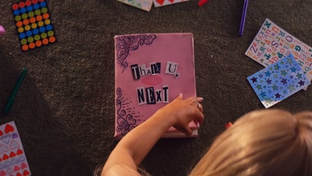 5 Pesan Tersembunyi Dalam Video Musik Thank U Next Ariana Grande Kumparan Com