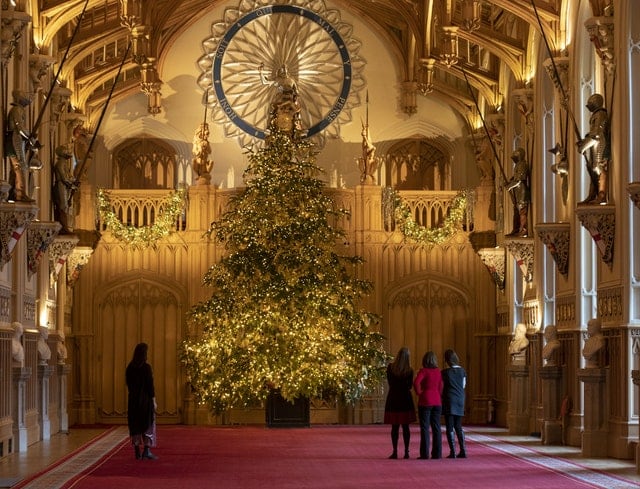 Dekorasi pohon natal Windsor Castle (Foto: Dok. Shutterstock)