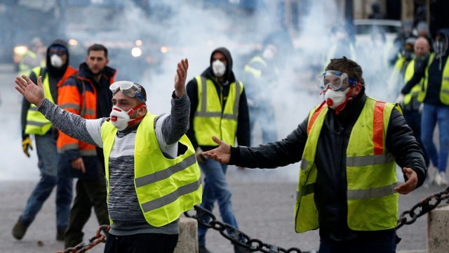 Unjuk rasa di Perancis berubah menjadi kerusuhan. (Foto: REUTERS/Stephane Mahe)
