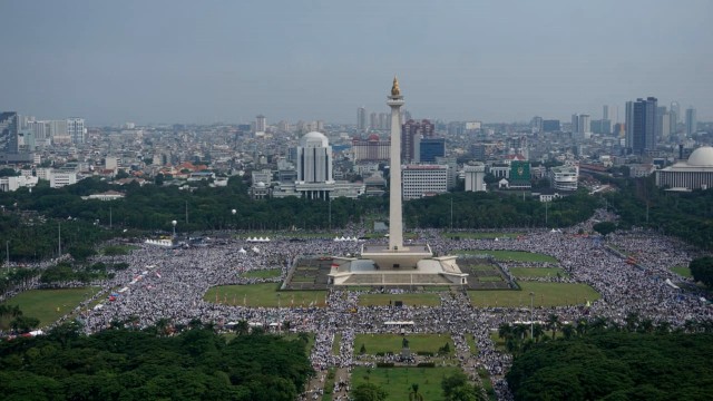 Suasana Reuni 212 di Monumen Nasional, Jakarta Pusat, Minggu (2/12/2018). (Foto: Iqbal Firdaus/kumparan)