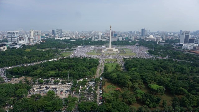 Suasana Reuni 212 di Monumen Nasional, Jakarta Pusat, Minggu (2/12/2018). (Foto: Iqbal Firdaus/kumparan)