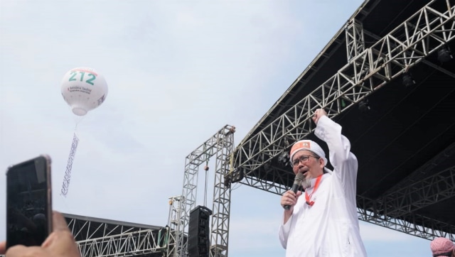 Ustaz Tengku Zulkarnaen, alam acara Reuni 212 di Monumen Nasional, Jakarta, Minggu (2/12/2018). (Foto: Nugroho Sejati/kumparan)