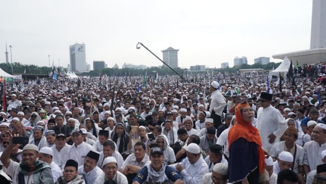 Suasana acara Reuni 212 di Monumen Nasional, Jakarta, Minggu (2/12/2018). (Foto: Nugroho Sejati/kumparan)