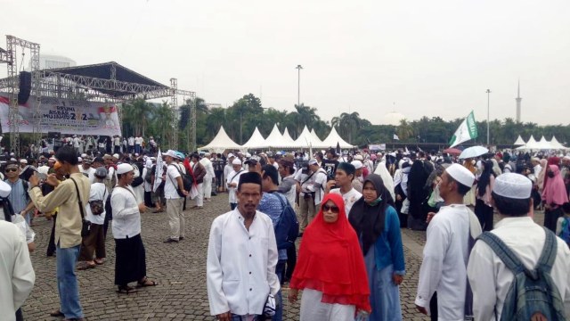 Massa Reuni 212 mulai membubarkan diri, Jakarta, Minggu (2/12/2018). (Foto: Maulana Ramadhan/kumparan)