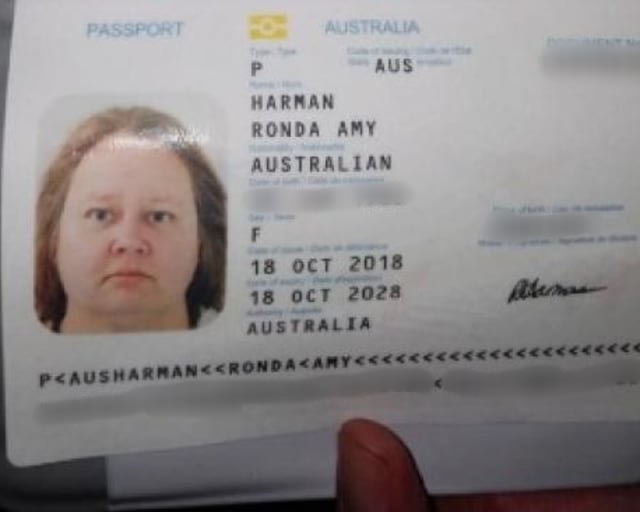 Pasport Warga Australia yang Ikut Demo Papua Merdeka di Surabaya (Foto: beritajatimcom)