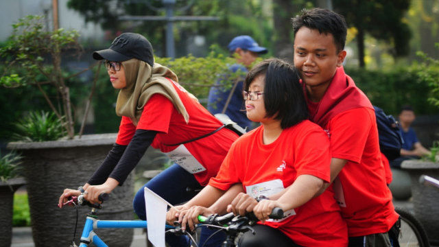 Hari Disabilitas Internasional, Warga dan Penyandang Disabilitas Gowes Sepeda Bersama (2)