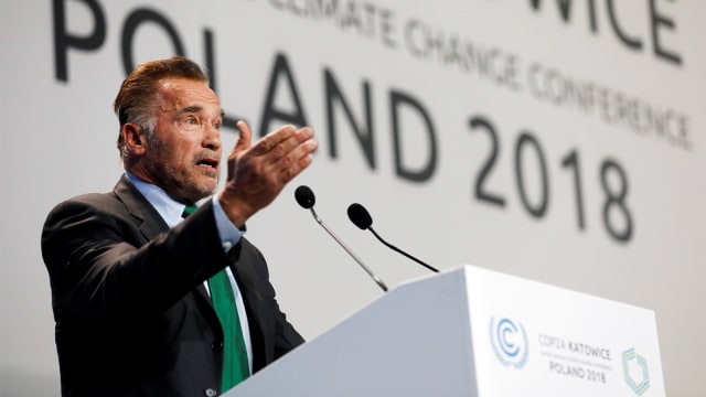 Arnold Schwarzenegger berbicara pada COP24 UN Climate Change Conference 2018 di Katowice, Polandia, Senin (3/12/2018). (Foto: REUTERS/Kacper Pempel)