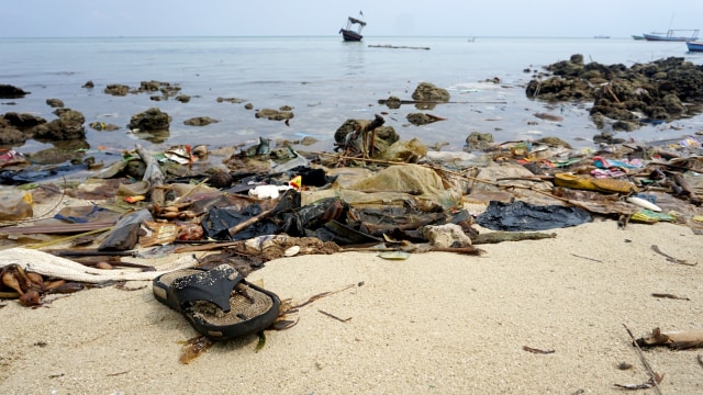 KONTEN SPESIAL, sampah plastik, pencemaran laut, Pulau Pari