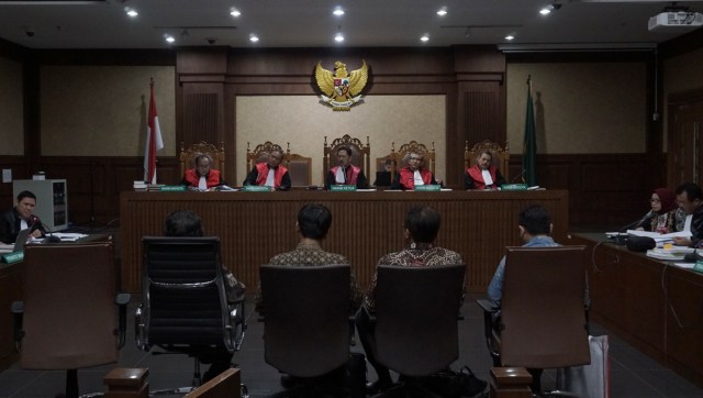 Mantan Wakil Ketua Komisi VII DPR RI Eni Maulani Saragih menjalani sidang lanjutan di Pengadilan Tipikor, Jakarta, Selasa (4/12). (Foto: Fanny Kusumawardhani/kumparan)