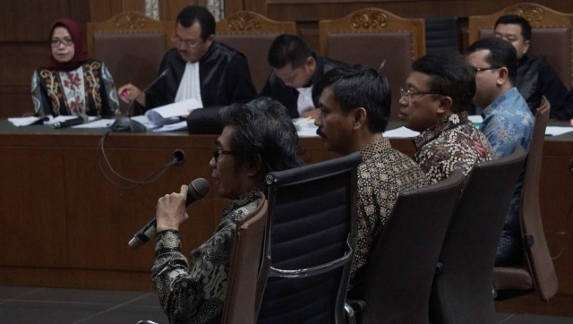 Mantan Wakil Ketua Komisi VII DPR RI Eni Maulani Saragih menjalani sidang lanjutan di Pengadilan Tipikor, Jakarta, Selasa (4/12). (Foto: Fanny Kusumawardhani/kumparan)