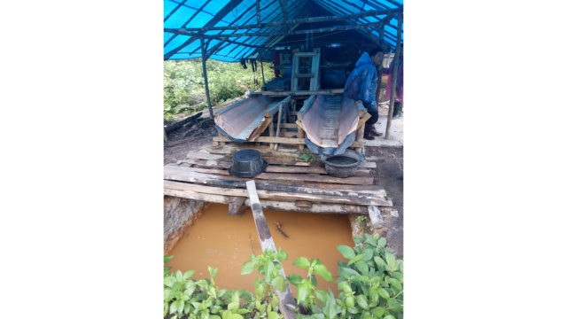 Tempat untuk menambang emas ilegal yang diduga milik warganegara China di di Jorong Pua Data, Nagari Koto Tinggi, Kecamatan Gunung Omeh, Kabupaten Lima Puluh Kota, Sumatera Barat. (Foto: Istimewa)