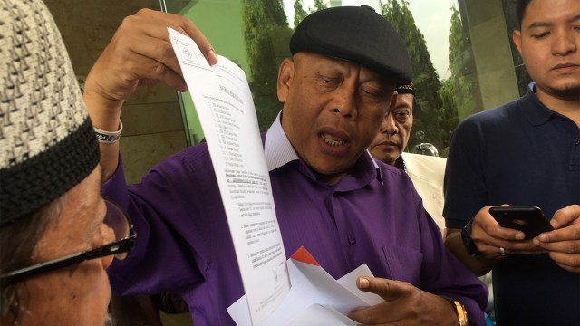 Politikus Partai Amanat Nasional (PAN) Eggi Sudjana laporkan Ali Mochtar Ngabalin ke Bareskrim Polri. (Foto: Mirsan Simamora/kumparan)