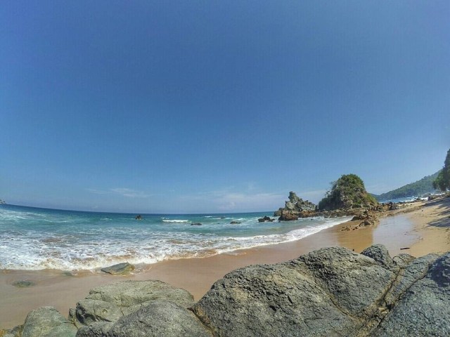 Pantai Parang Kursi (Foto: Instagram/@hakimsobirin24)