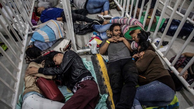 Ilustrasi imigran. (Foto: AFP/JOAQUIN SARMIENTO)