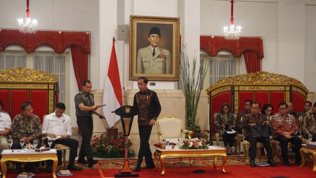 Presiden Joko Widodo dalam sidang kabinet Rencana Pembangunan Jangka Menengah Nasional (RPJMN) di Istana Negara. (Foto: Yudhistira Amran Saleh/kumparan)