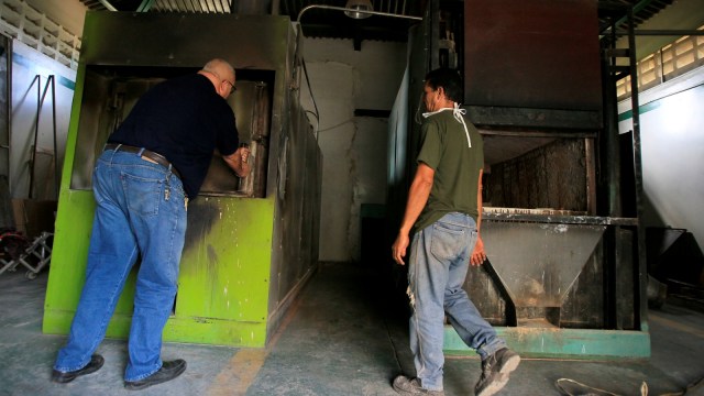 Oven krematorium di pemakaman Taman Eden di Maracaibo, Venezuela. (Foto: REUTERS/Isaac Urrutia)