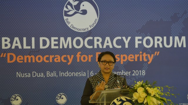 Menteri Luar Negeri Retno Marsudi dalam Democracy Forum 2018 di Nusa Dua, Bali, Kamis (6/12/2018).  (Foto: ANTARA FOTO/Nyoman Budhiana)
