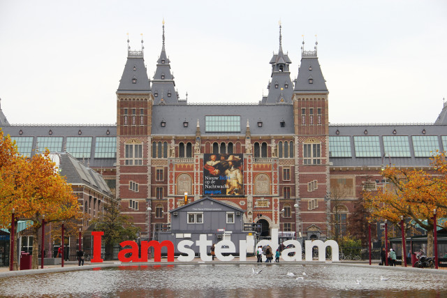 Tulisan 'I amsterdam' di Depan Museum Rijksmuseum, Belanda (Foto: Flickr / Lars Welin)
