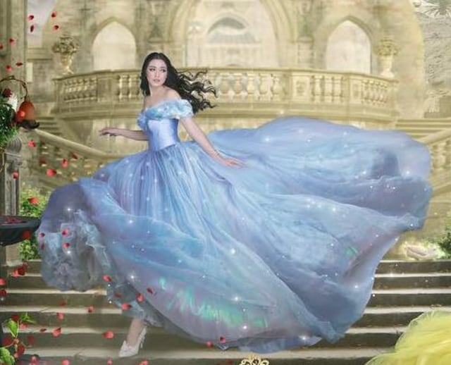 Potret Cantik 11 Seleb Indonesia yang Jadi Putri Disney (6)