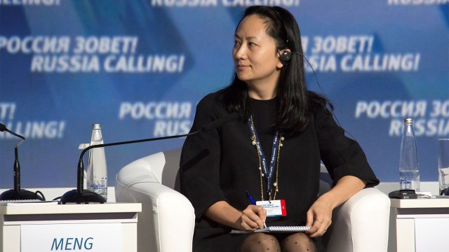 Direktur Eksekutif Dewan raksasa teknologi Cina Huawei, Meng Wanzhou menghadiri sesi Forum Investasi Modal VTB "Rusia Calling!". Foto: REUTERS / Alexander Bibik