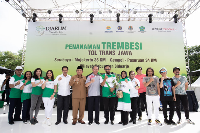 com-Penanaman Trembesi Tol Trans Jawa  (Foto: Djarum Foundation)
