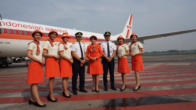 Penerbangan yang dibranding 'Garuda Indonesia Vintage Flight Experience' ini menggunakan pesawat dengan logo dan warna Garuda tempo dulu. (Foto: Dok. Garuda Indonesia.)