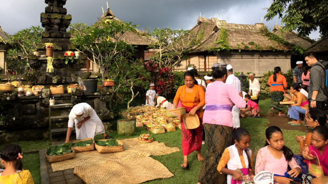 Peserta BDSC Berkunjung ke Desa Penglipuran, Bangli, Bali, Jumat (7/12). (Foto: Darin Atiandina/kumparan)
