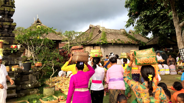 Upacara Odolan di Desa Panglipuran, Bangli, Bali. (Foto: Darin Atiandina/kumparan)