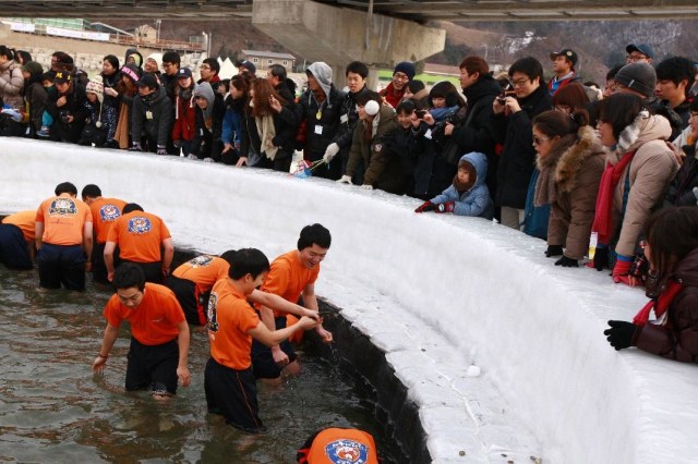 Hwacheon Sancheoneo Ice Festival
 (Foto: KTO)