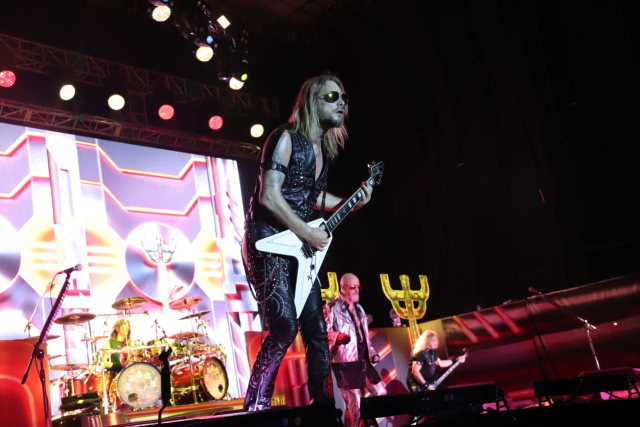 Judas Priest membuka konsernya dengan lagu ‘No Surrender’ (Foto: Munady)
