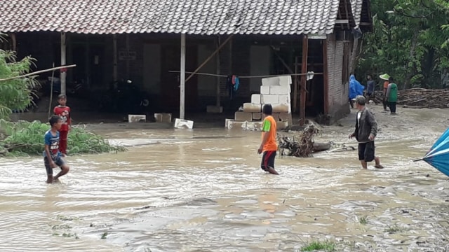Diterjang Banjir dan Puting Beliung, 11 Rumah di Bojonegoro Rusak