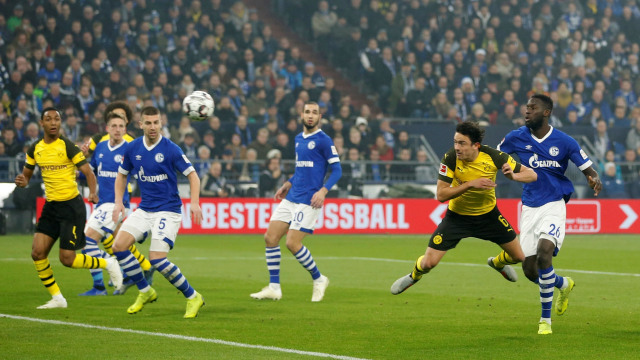 Proses terciptanya gol Thomas Delaney ke gawang Schalke 04. (Foto: REUTERS/Leon Kuegeler)