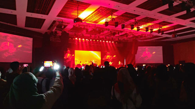 Day6 bawakan lagu-lagu hits di konser solo 'Youth'. (Foto: Niken Nurani/kumparan)