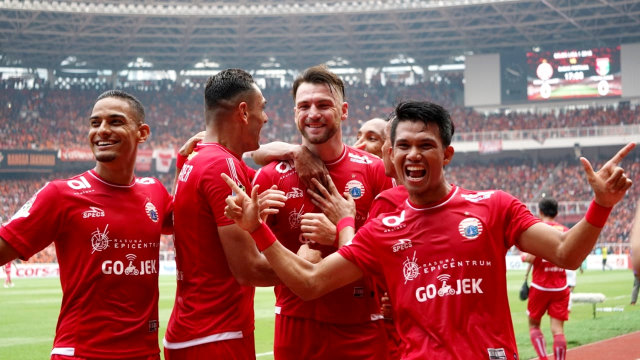 Selebrasi gol pemain Persija pada pertandingan Liga 1 melawan Mitra Kukar di Stadion Utama Gelora Bung Karno, Minggu, (9/12//18). (Foto: Iqbal Firdaus/kumparan)