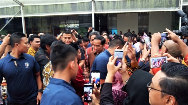 Presiden Jokowi saat berada di Kemendikbud. (Foto: Rian/kumparan)
