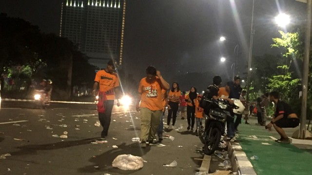 The Jakmania meninggalkan Stadion Utama Gelora Bung Karno, Senayan. (Foto: Fachrul Irwinsyah/kumparan)