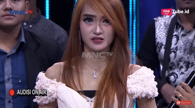 Rosiana, peserta audisi New Kilau DMD yang kena semprot Ivan Gunawan karena penampilannya. (Foto: Youtube/Kilau DMD MNCTV)