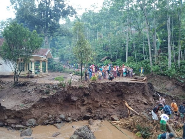 Banjir Bandang di Probolinggo, 2 Warga Tewas dan 566 KK Terisolasi
