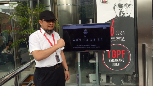Peluncuran jam waktu pengingat penyerangan Novel Baswedan di Gedung KPK, Jakarta, Selasa (11/12). (Foto: Apriliandika Hendra/kumparan)