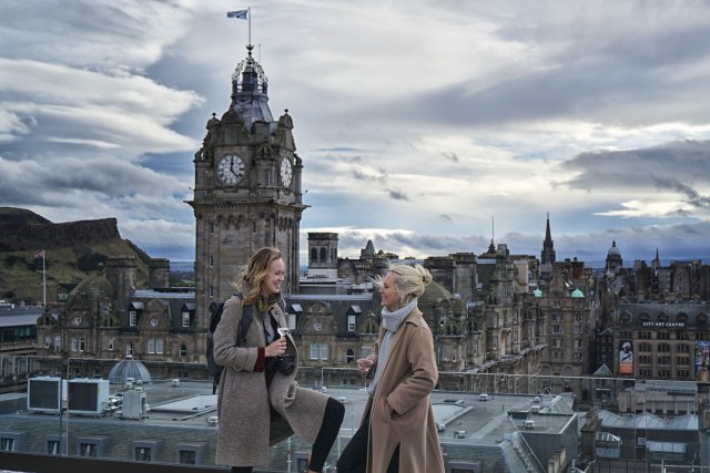Turis di Edinburgh Clock Tower (Foto: Shutter Stock)