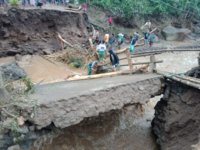 65 Rumah dan 7 Jembatan Hancur akibat Banjir di Probolinggo