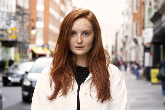 Penting, 10 Hal yang Harus Kamu Ketahui Sebelum Mengubah Rambut Menjadi Warna Auburn!