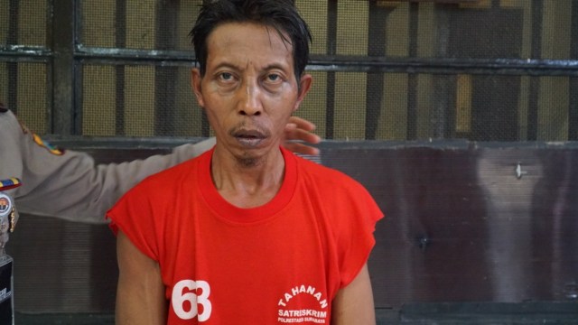 Pelaku pencabulan terhadap anak kandung di Surabaya. (Foto: Dok. Istimewa)