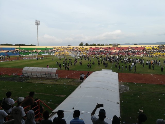 Ricuh PS Tira vs PSIM Yogyakarta, Pemain Ikut Dinginkan Suporter