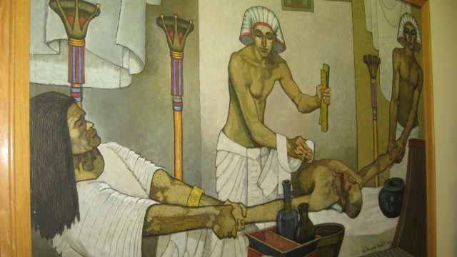 Lukisan bedah masa lampau di Mesir yang dipajang di International Museum of Surgical Science. Foto: Foto: Dok. Flickr/Carissa