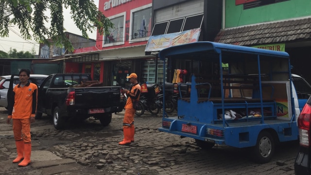 Kondisi terkini TKP pemukulan TNI oleh tukang parkir di Ciracas (Foto: Lutfan Dharmawan/kumparan)