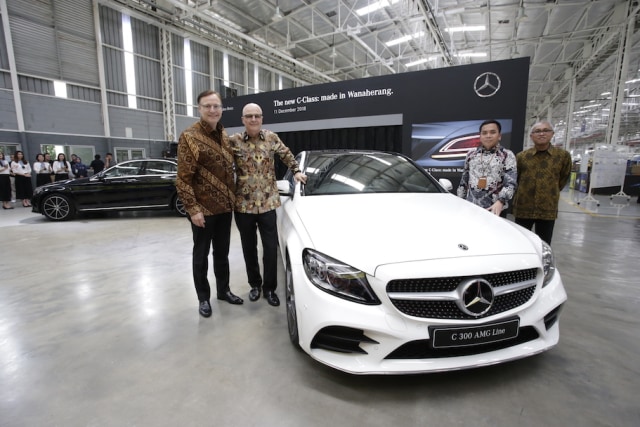 Mercedes-Benz Indonesia resmi rakil lokal sedan terlarisnya C-Class. 
 (Foto: Istimewa)